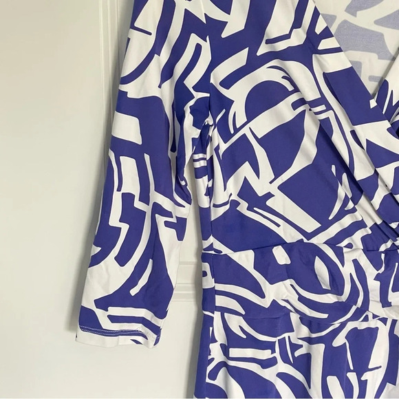 J. McLaughlin Catalina stretch faux wrap Dress 29457 - Picture 3 of 13